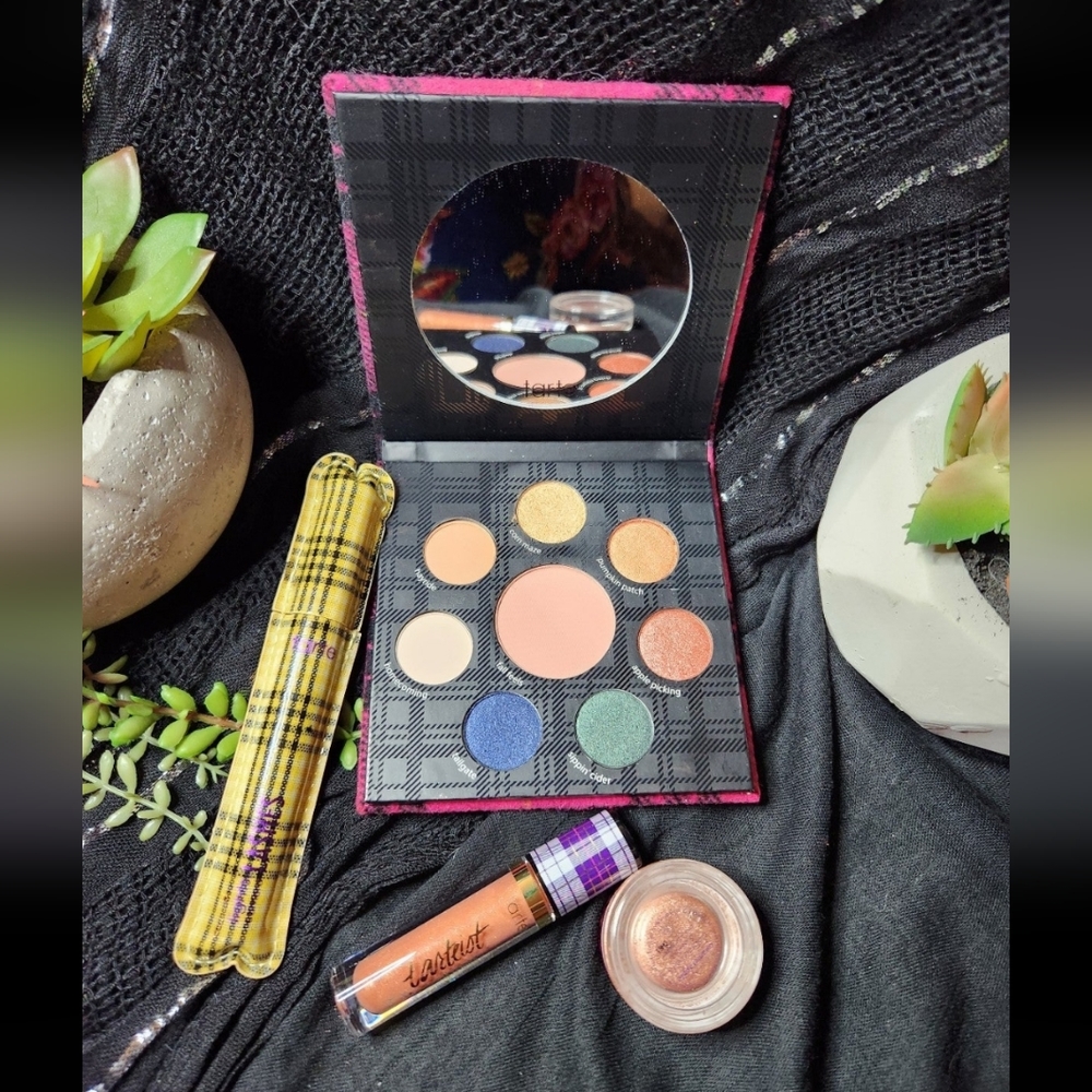 🆕 Tarte Cosmetics "FALL FEELS" Special Edition Assorted Cosmetics Gift Set